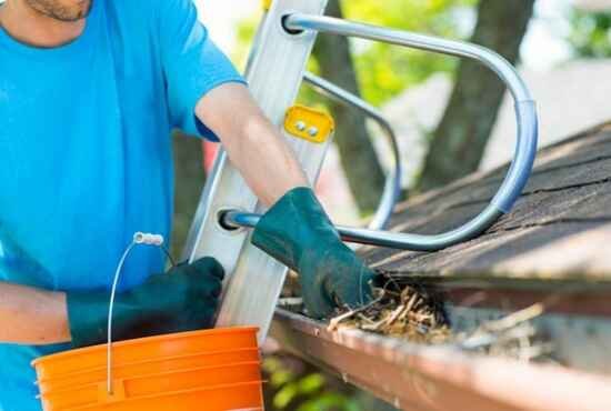 gutter cleaning carousel 1 (1)