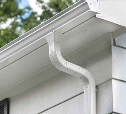 Seamless vs Sectional Gutters: Which One Should You Choose?